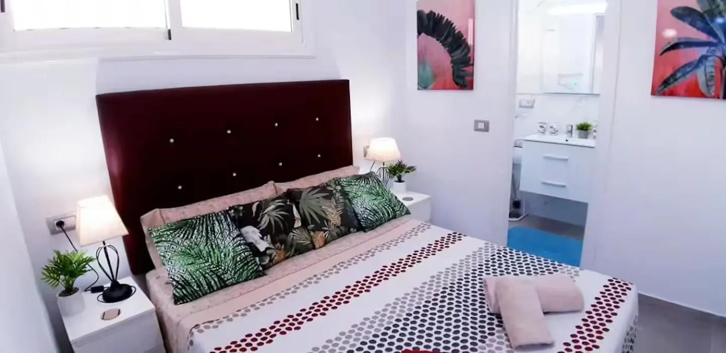Sunny Pool Patio - 2 Bedrooms 2 Baths Адехе 0*,  Испания